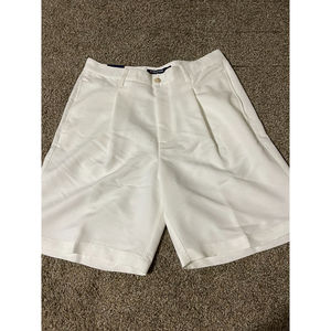 CHAPS Golf Pleat Front Shorts NWT - Size 32
